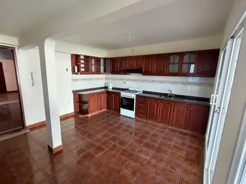 Casa en Alquiler en Barrio Tres Cerritos, $ 1.900.000