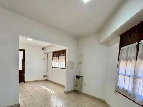 Brandsen 151 e/ Paso y General Pinto