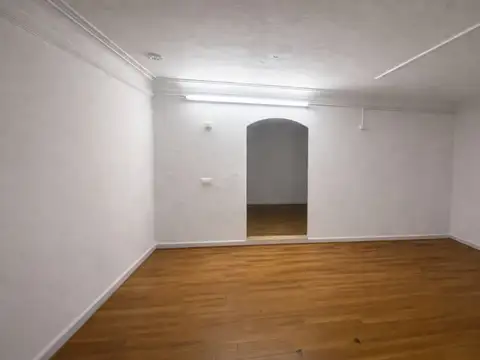 Local en Alquiler en Parque Chacabuco, USD 2.200