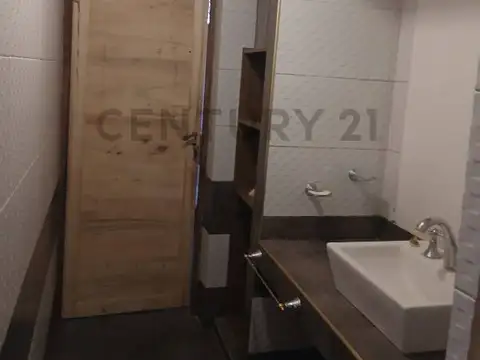 Casa en Alquiler con 1 cochera