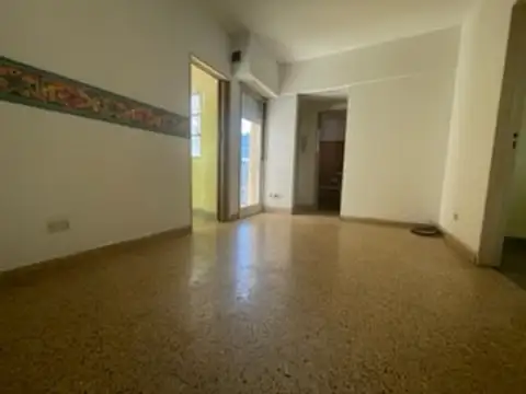 2 AMB. CHICOS EXCEL. UBICACIÓN, LUMINOSO, COCINA Y LAVADERO INDEPENDIENTE, IMPECABLE ESTADO