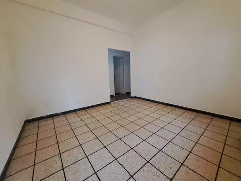 Almirante O'connor 472 , Piso PB