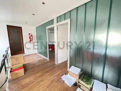 Oficina 6 ambientes con 3 baños