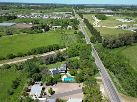 Casa en Venta con 2 cocheras