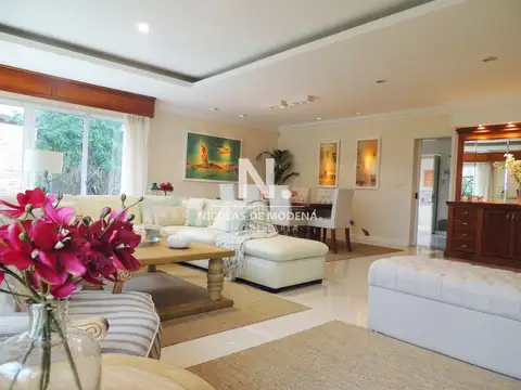 Casa en Venta en Playa Mansa, USD 960.000