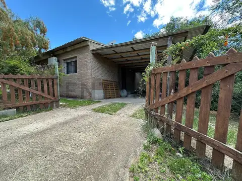 OPORTUNIDAD de Inversión Complejo con 3 Casas, 2 dptos. y Pileta climatizada en La Rancherita