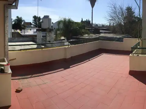 Departamento en primer piso con cochera y balcon terraza sin expensas C/GARANTIA PROPIETARIA