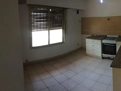 Depto Tipo Casa en Alquiler con 1 cocheras
