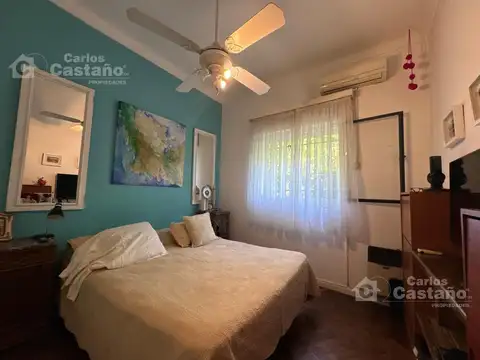 Casa 5 ambientes con 2 baños