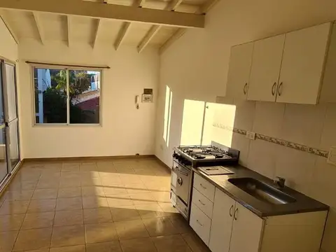 Depto Tipo Casa en Venta de 3 ambientes