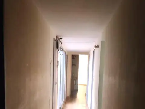 VENTA DE CASA CON 13 HABITACIONES EN DOS PLANTAS, PATIO Y TERRAZA