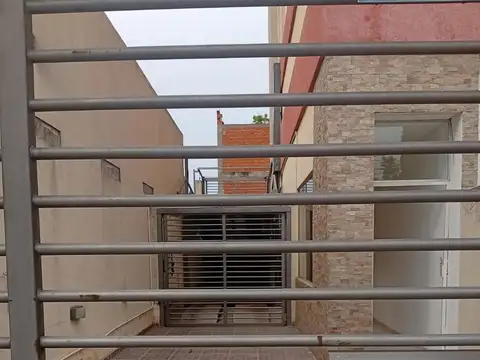 Oficina 4 ambientes con 2 baños