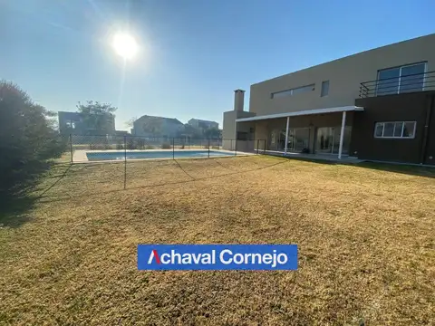 Casa en venta (con renta) en PUERTOS en Barrio Vistas con pileta sobre un lote de 700 m2