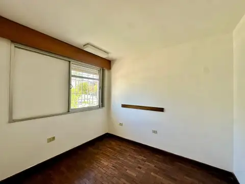 Venta casa 4 dormi c pileta en PB Villa Cabrera