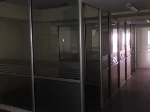 Oficina en Alquiler al Norte