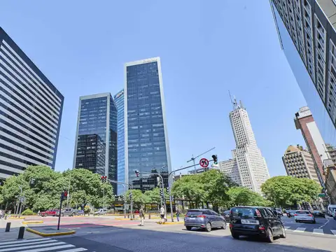 Oficina 11 ambientes con 4 baños