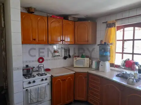 Alfredo de Angelis 1300, Piso 0