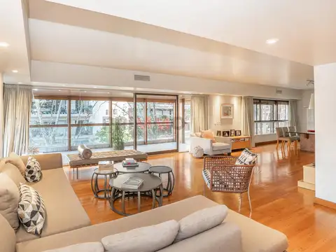 Departamento en Venta con 3 cocheras