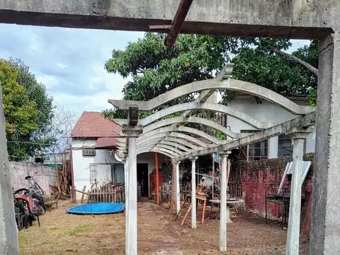 Casa tipo Chalet con zonificación industrial dominante