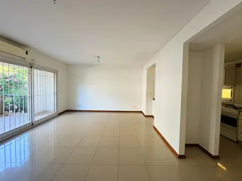 Departamento con cochera cubierta a la venta en San Fernando centro
