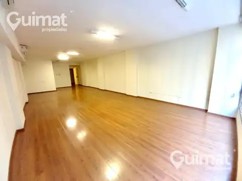 Oficina Planta libre de 63m2 cubiertos reciclada a nuevo