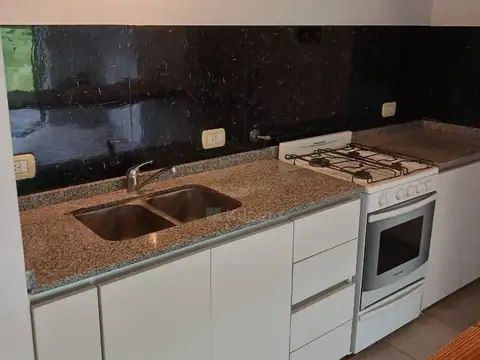 Departamento en Alquiler en Aparts del Pinazo, $ 700.000