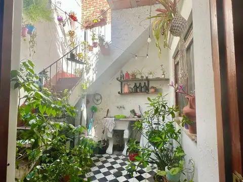 Depto Tipo Casa en Venta 44 años