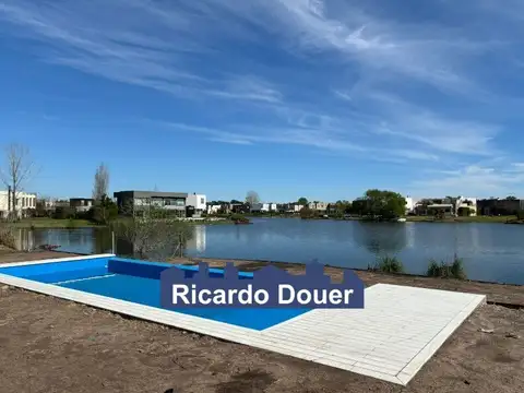 Casa  en Venta en El Cantón con salida a la laguna y vista al golf, Escobar, G.B.A. Zona Norte