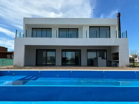 Avenida de Los Lagos 100 100