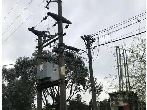 UNICOS - LOTES INDUSTRIALES – INMEJORABLE UBICACION - LUZ TRIFASICA - LOBOS -