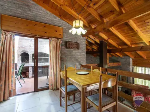 VENTA CHALET 4 AMB CON AMPLIO JARDIN EN B5 PINAMAR