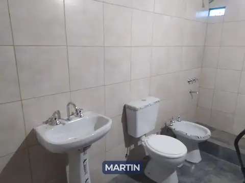 Casa 4 ambientes con 1 baño