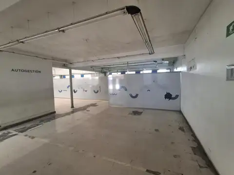 ALQUILER-Local Comercial 1.000m2. Crisostomo 900