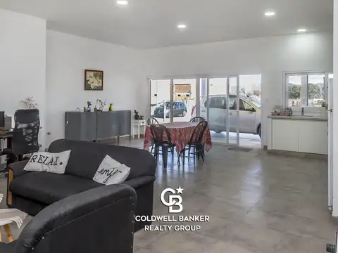 Casa 5 ambientes con 2 baños