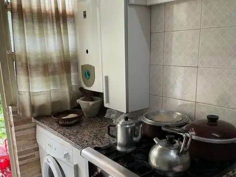 Mercedes 2300, Piso 3