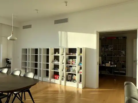 Departamento en Venta con 3 cocheras