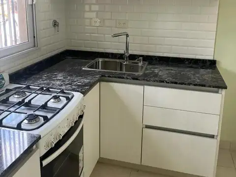 Depto Tipo Casa 2 ambientes con 1 baño