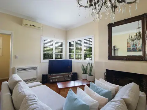 VENTA CASA 6 AMB LA LUCILA PILETA SUITE PB