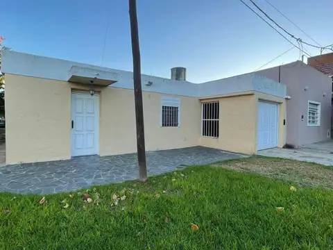 Casa en venta - 2 dormitorios 1 baño - Tolosa