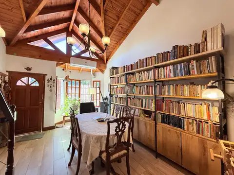 Casa 5 ambientes con 3 baños