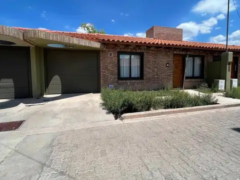 OPENHOUSE  VENDE hermosa casa a estrenar en complejo cerrado en Dorrego