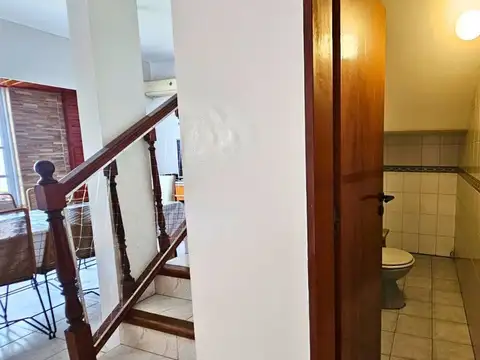 Casa 4 ambientes con 2 baños