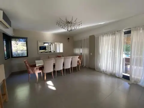 Casa en Venta en Los Naranjos, USD 450.000