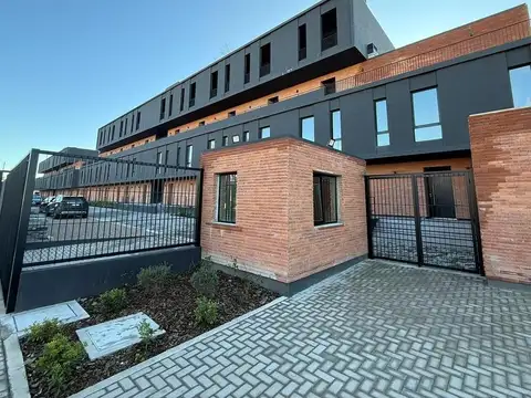 Monoambiente a estrenar en venta – UP Pilar sobre Av. Caamaño con cochera