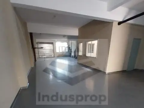 Depósito en Mataderos