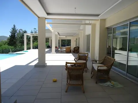 Casa en Venta de 5 dormitorios