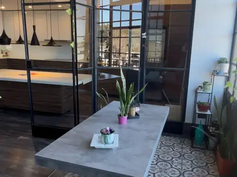 Depto Tipo Casa en Alquiler con 1 cocheras