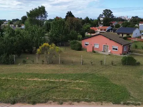 VENTA CASA CON GRAN PARQUE DE 900 MTS2