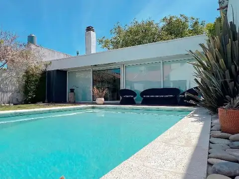 Venta Casa 6 Amb con Pileta Chauvin