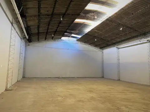 Galpon en Venta 40  mts Fondo